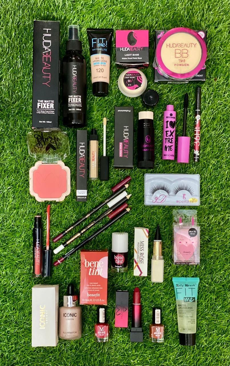 20-in-1 Ultimate Liquid Makeup Kit