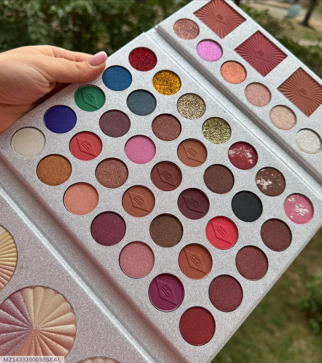 Muicin Eyeshadow & Blusher Palette
