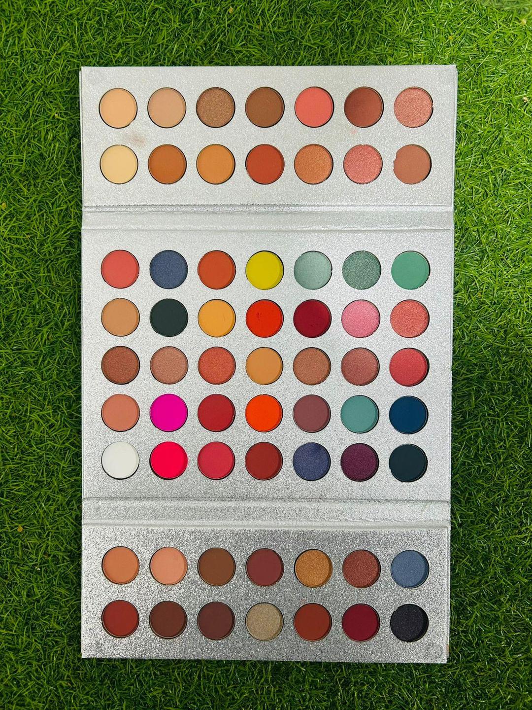 Matte And Glitter Eyeshadow Kit